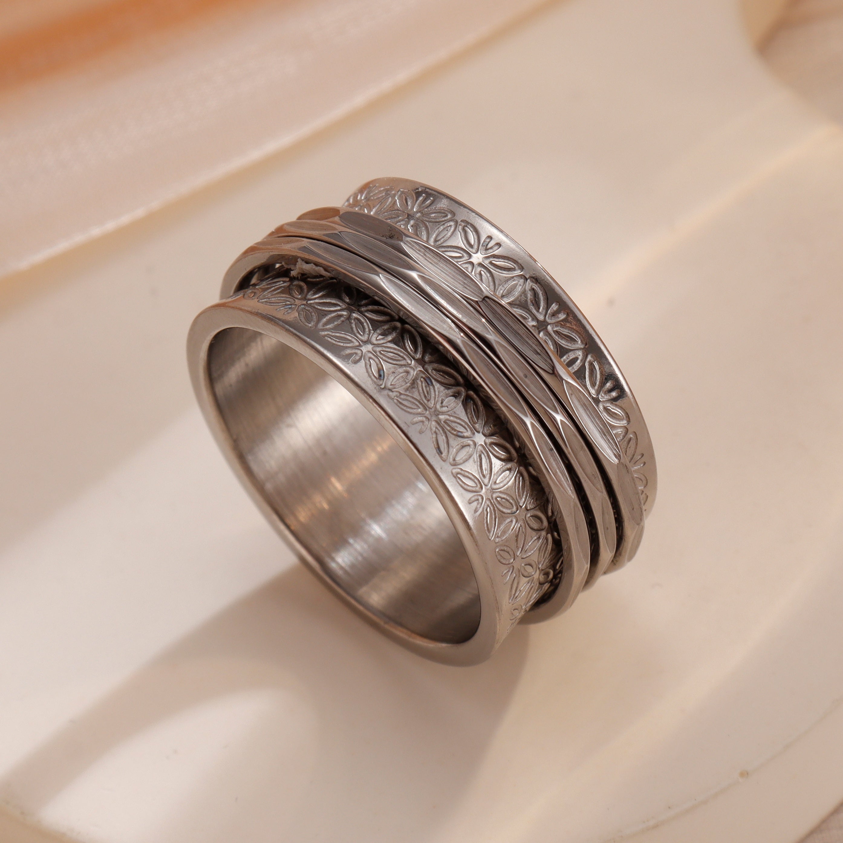 A Stylish Women's Ring With A Vintage Rotating Flower Ring, A Stainless Steel Anxiety-relief Ring, A Unique Snowflake Rotating Ring, A Meditation Ring, Fashionable Jewelry Suitable For Holidays/yoga/parties/birthdays/anniversaries, Etc.